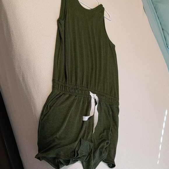 Brand new Green romper - Picture 4 of 4